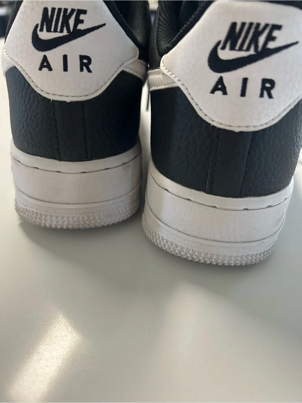 *Like New NIKE Air Force 1 Sneakers - Black/White